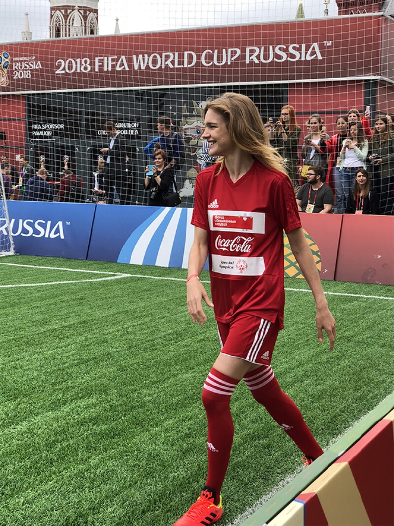 Natalia-Vodianova-joins-Unified-Football-match-on-Red-Square-1.jpg