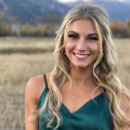 Erin Lee Headshot.jpg