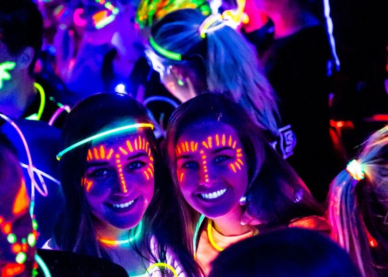 Glow Run - faces glowing