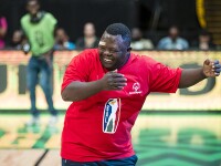 Ableye dancing and celebrating on the court. 