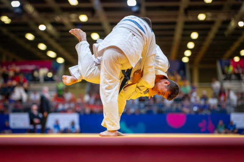 Two judokas fighting on the tatami