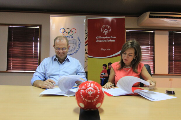 Firma con ODESUR 2