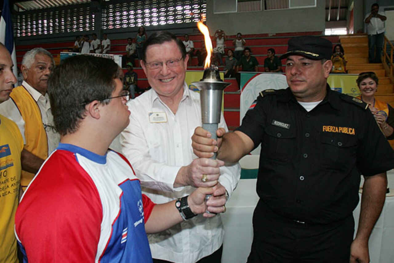 600x400--LIons-CLub-International-President-Scruggs-in-Costa-Rica.jpg